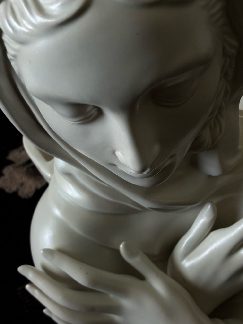 Contemporary White Madonna Sculpture - Unbranded Home Art Accent - Picture 11 of 12